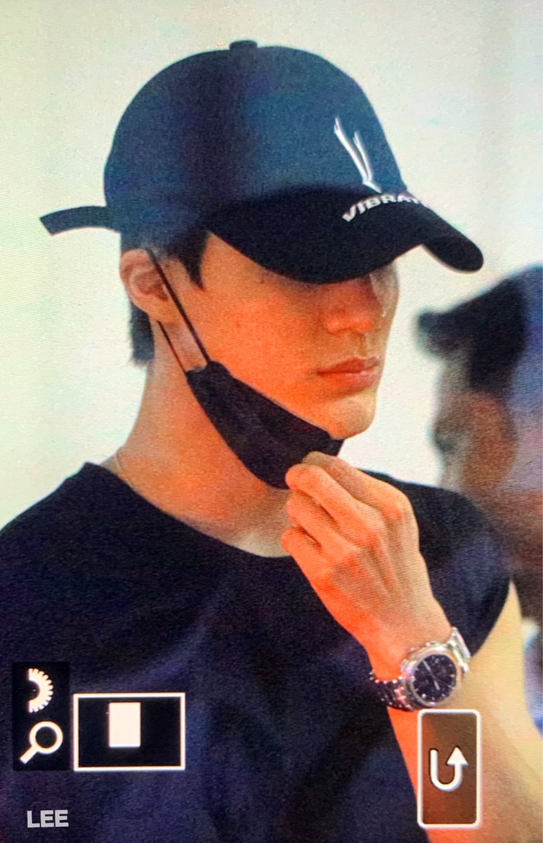 jeno's hands: a thread