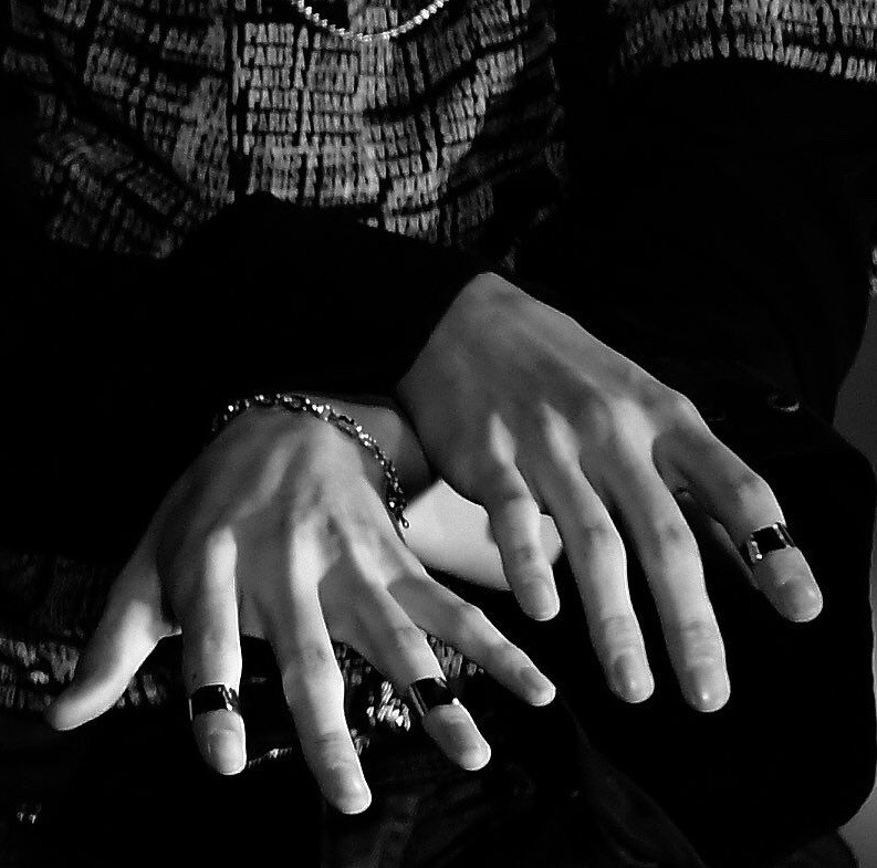 jeno's hands: a thread