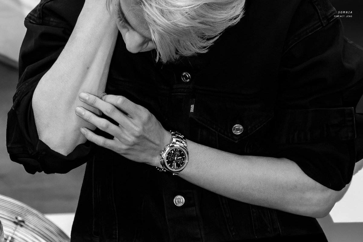 jeno's hands: a thread