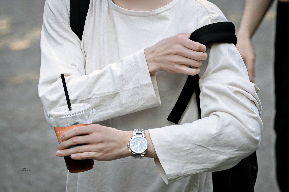 jeno's hands: a thread