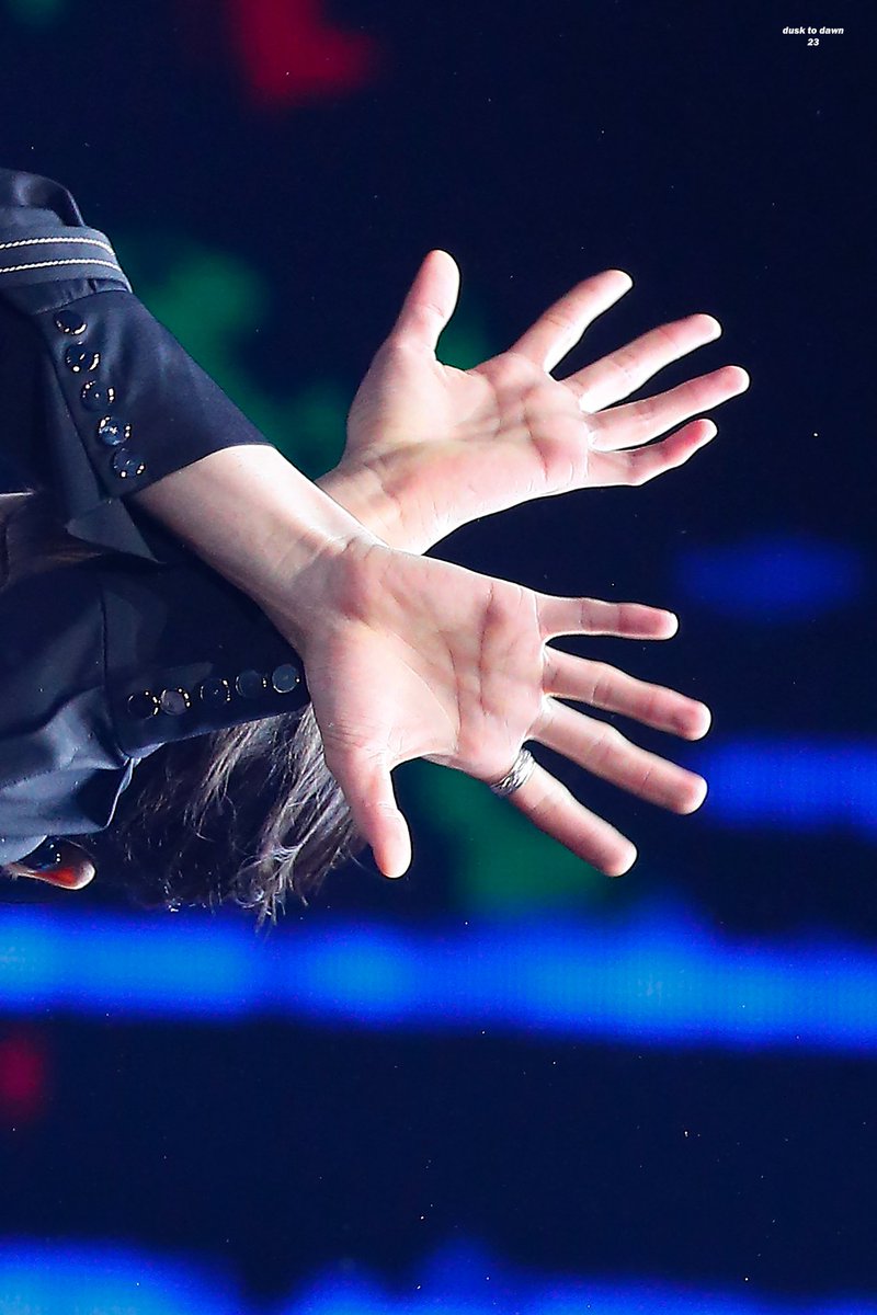 jeno's hands: a thread