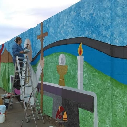 JuarezSeminario's tweet photo. Conoce tu seminario
Mural conmemorativo de la visita del Papa Francisco a Ciudad Juárez
El mural 
Con motivo del segundo aniversario de la visita del Papa a la ciudad, el Seminario Conciliar de Ciudad Juárez realizó este mural.
Conoce todos los datos en nuestra página de facebook https://t.co/2toXh6hw4t