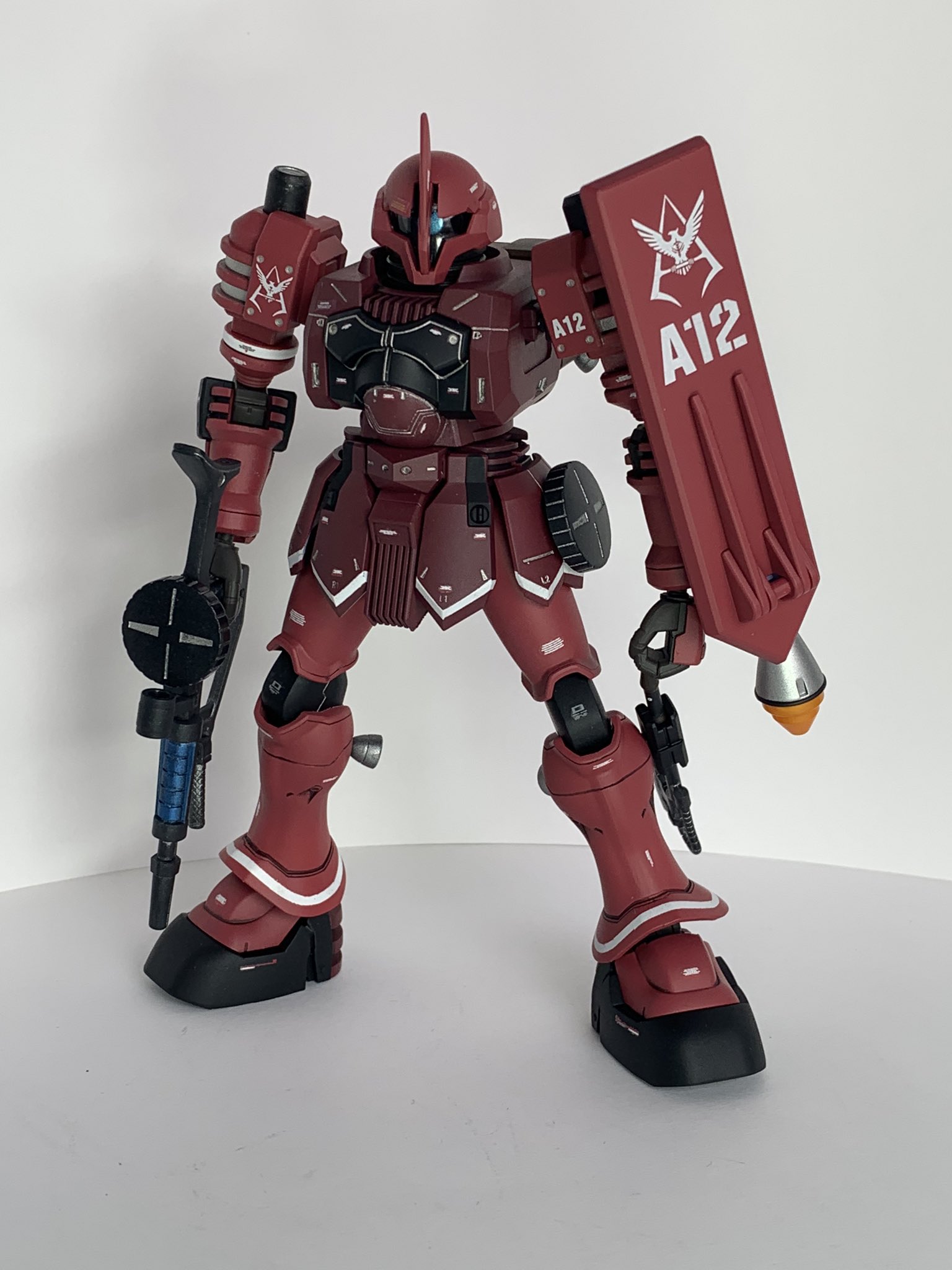 ふぁ悠里 先月完成してたヅダ ヅダが採用された世界線のシャア専用機って言う妄想 模型始めた3年前はピンクのヅダ 今回の シャア専用ヅダは今の技術 進歩したかな ガンプラ好きと繋がりたい T Co 6h9hf11owz Twitter