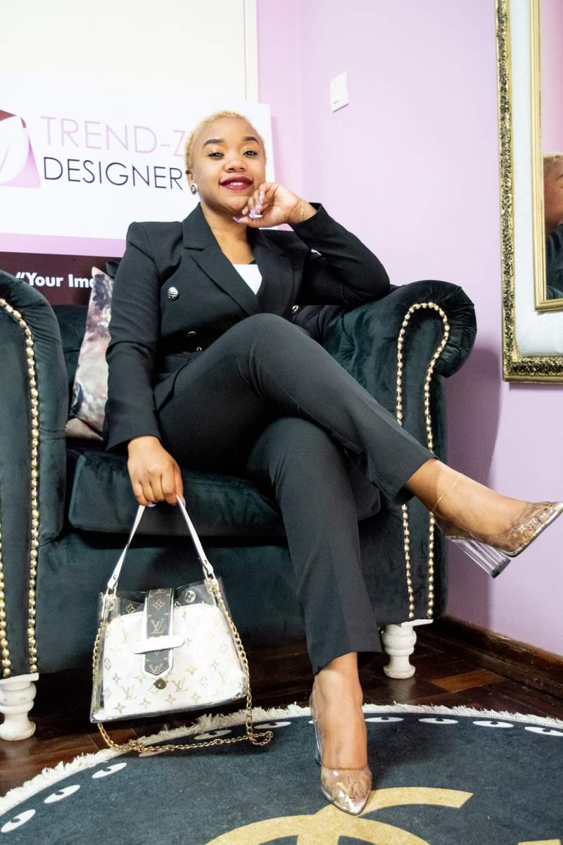 trendzonewear's tweet photo. Meeting the new week with perfect color synthesis, it breathes trendy.
dressed by
#TrendZoneDesignerWear #happynewweek
#fashionista#imageconsultant #esteemcommunications
@KhiamaB @Mavhure
@MISSCHINDIYA @HMetroCeleb_
@IdeasZaka @EsteemCommunic1 https://t.co/u9eaxnUgkK