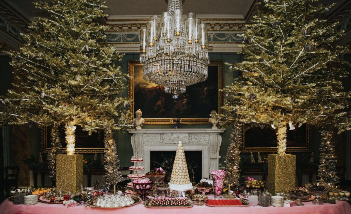 TelegraphLuxury's tweet image. Real reindeer and custom-made Christmas trees: how the experts turn a home into a winter wonderland telegraph.co.uk/luxury/design/… #luxurydesign