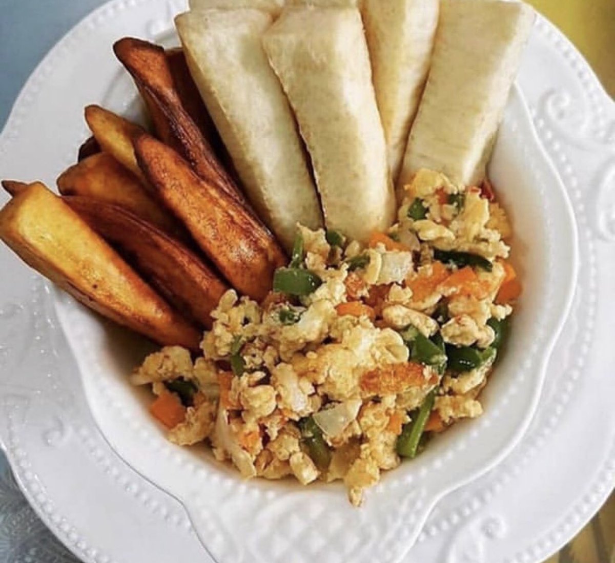 derda_ltd's tweet photo. You only get one lunch per day, make it count with our super lunch deal today @derda_ltd 
Call 07026666092 for orders

Don’t stress #Derdaishereforyou.
@Mazigburugburu1 
@bimbo_cash 
#AbujaTwitterCommunity https://t.co/UtGURAiL8H