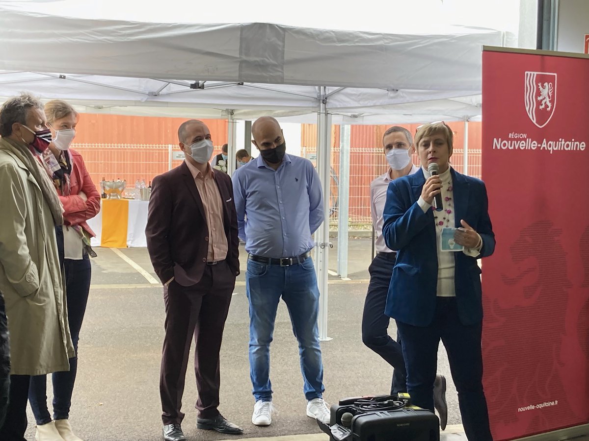 Bdx_Technowest's tweet photo. ✂️🎗En direct de l’inauguration du #TechnoFab, nouveau bâtiment multi-modulaire porté par @Bdx_Technowest pour accueillir #3DiTEX, @lynxdrone et @NimblBot.
Les 3 start-up #deeptech précédemment accompagnées à l’#AeroparcBTW ont fait le choix de la mutualisation innovante 🤝🦾 https://t.co/6hNxm3sCwG