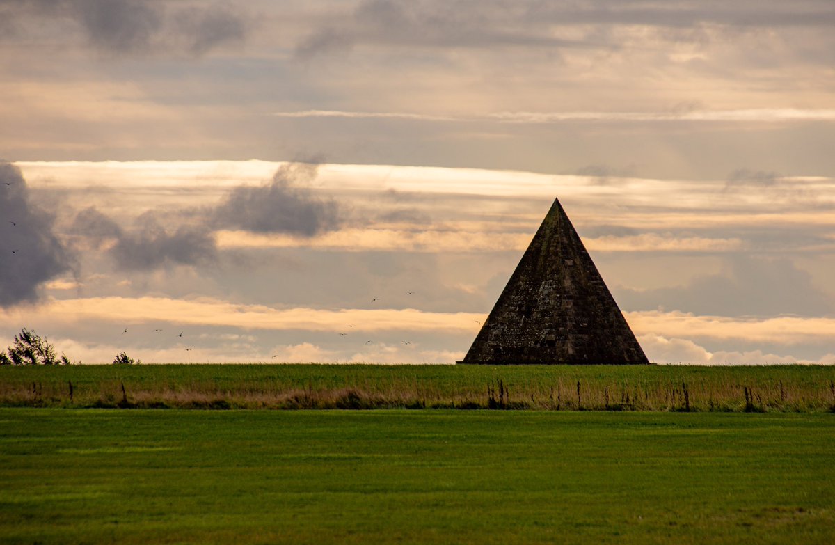 MHillPhotograph's tweet photo. A small selection of pictures from our recent visit to @CastleHowardEst. Little lad loved running around on #SelfIsland and I even managed to do a small photo experiment on the pyramid. #Autumn #autumncolours https://t.co/5yLgBF1suu
