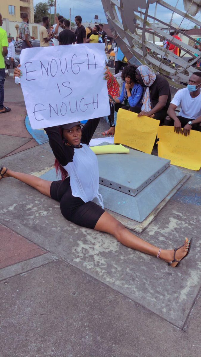 akstrending's tweet image. Live from the Capital City of Uyo, Akwa Ibom State. This is #UyoProtests. 
And we say #EndSARS #UyoProtests #EndPoliceBrutalityinNigeria #SarsMustGoNow

Oh see my bird app babes ❤️🙌. I love #AkwaIbomTwitter ❤️
