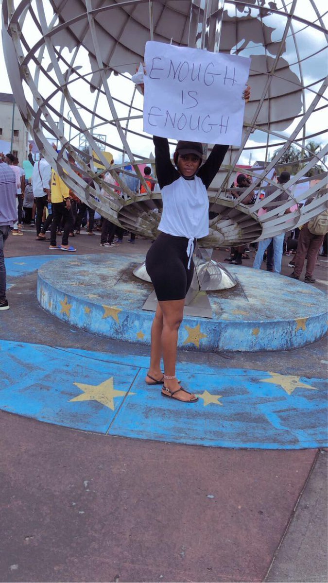 akstrending's tweet image. Live from the Capital City of Uyo, Akwa Ibom State. This is #UyoProtests. 
And we say #EndSARS #UyoProtests #EndPoliceBrutalityinNigeria #SarsMustGoNow

Oh see my bird app babes ❤️🙌. I love #AkwaIbomTwitter ❤️