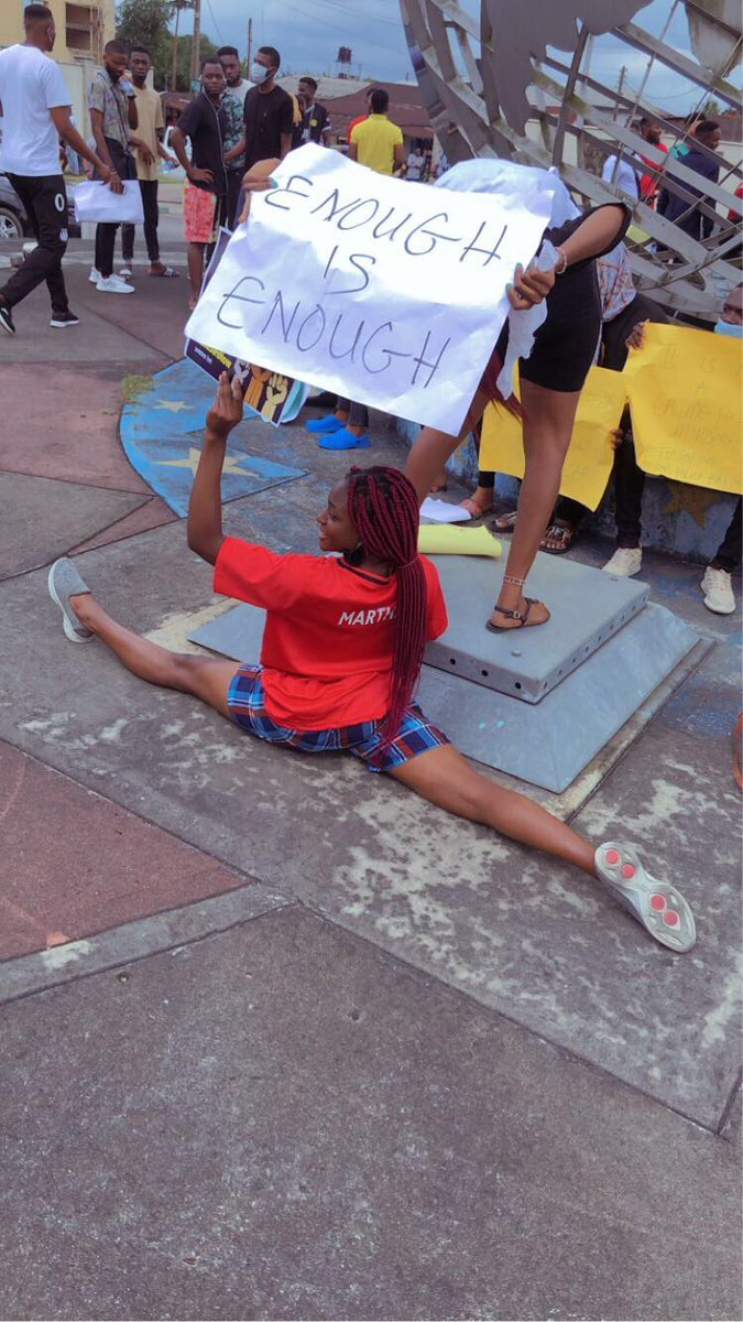 akstrending's tweet image. Live from the Capital City of Uyo, Akwa Ibom State. This is #UyoProtests. 
And we say #EndSARS #UyoProtests #EndPoliceBrutalityinNigeria #SarsMustGoNow

Oh see my bird app babes ❤️🙌. I love #AkwaIbomTwitter ❤️