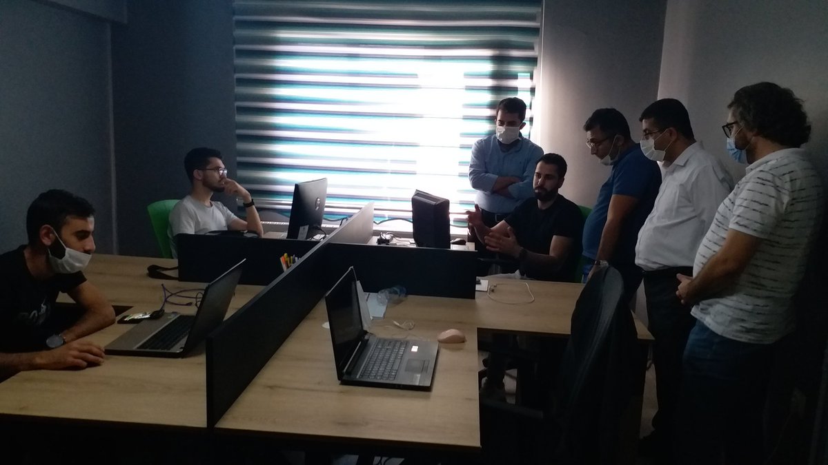 lectusitdesign's tweet photo. Almış olduğumuz KOSGEB AR GE ve  İnovasyon desteği kapsamında il müdürümüz @naciozdemir12 ve Dr. öğretim üyesi Nuh ALPASLAN beyin iş yerimizi ziyaretinden https://t.co/OdVBqNnNUR