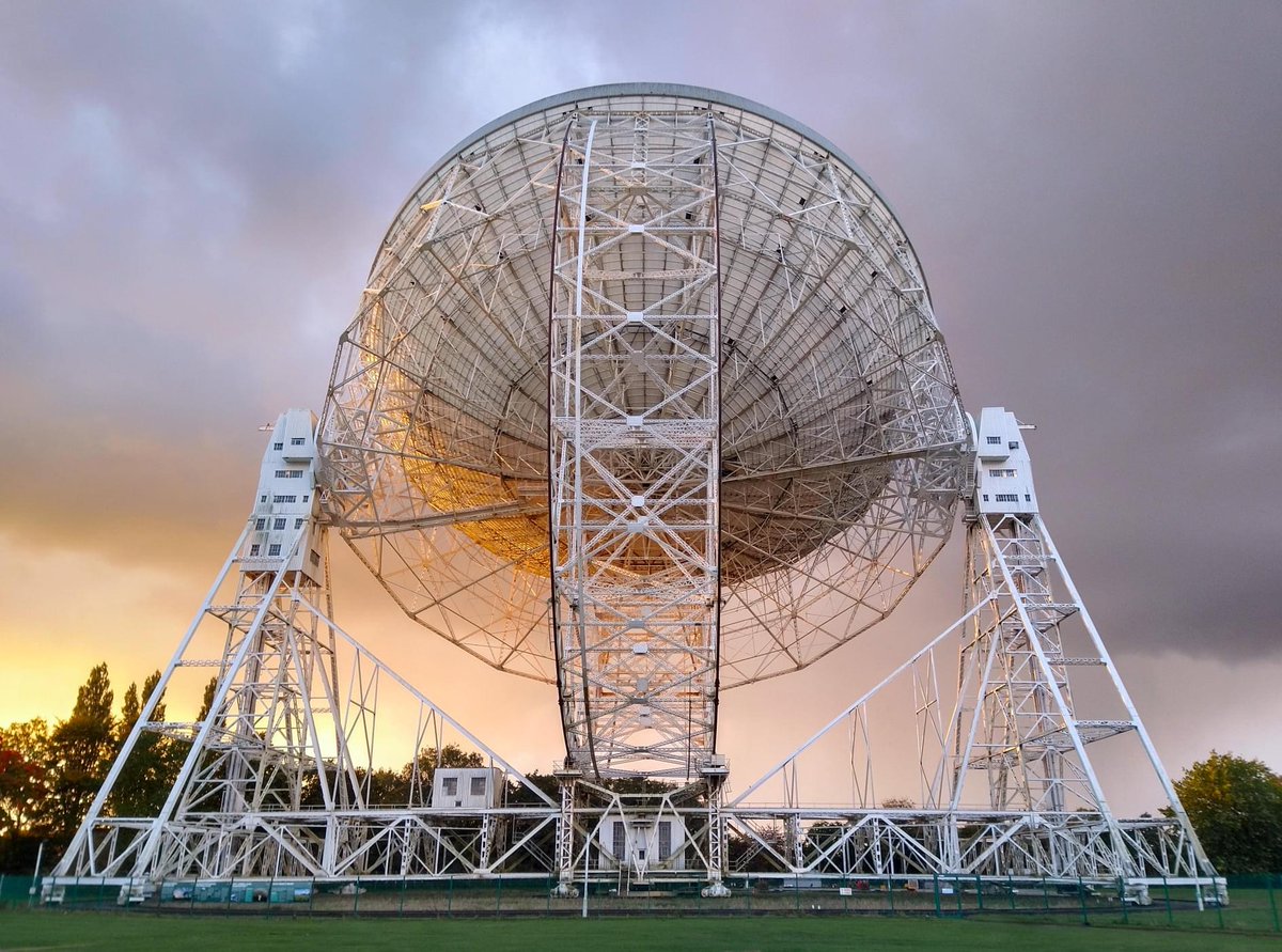 Super photo of the Lovell Telescope made by JBCA staff member <a href="/aj_h/">Anthony Holloway</a> - these nicely show the new surface replacement from the back. <a href="/UoMPhysics/">UoM Physics & Astronomy</a> <a href="/UoMSciEng/">UoM Science and Engineering</a> <a href="/UoMNews/">The University of Manchester News</a> <a href="/RadioNet_EU/">RadioNet</a> <a href="/jivevlbi/">JIVE</a> <a href="/eMERLINarray/">e-MERLIN</a>