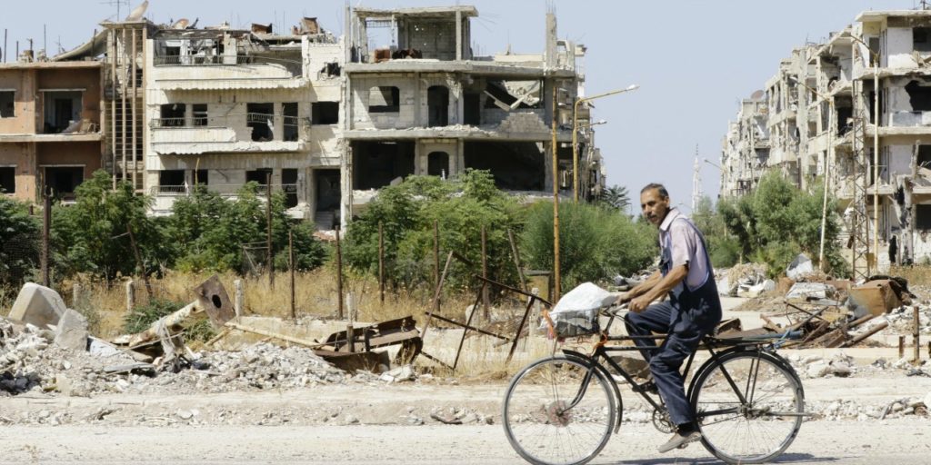 [A LIRE] "Égalité… Habibi bicyclette" par Yannick Butel. Retour sur la nouvelle pièce "Égalité" de Nawar Bulbul (artiste associé à l'IREMAM), dédiée à tous les prisonniers politiques de par le monde, qui sera présentée, courant 2021, au Théâtre Toursky  
insense-scenes.net/?p=4226