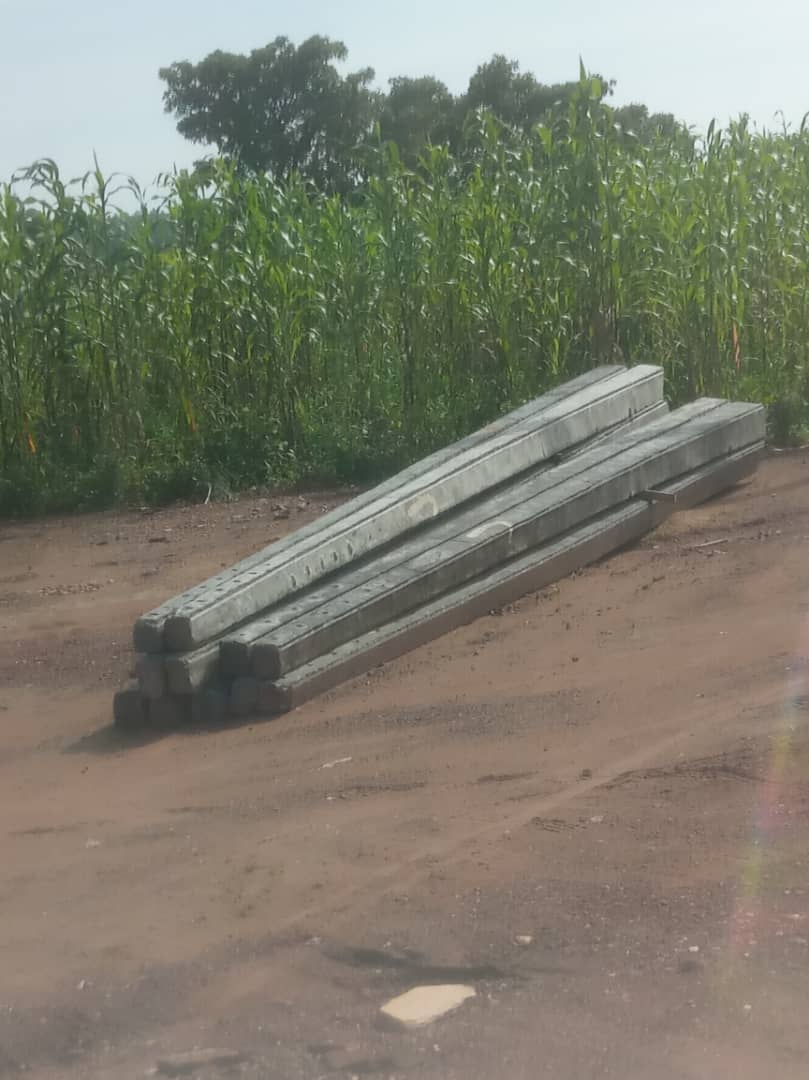 TrackaNG's tweet photo. N85m allocated in the 2020 FG budget for the electrification of Senchi Zuru, Kebbi State.
We tracked and confirmed the contractor has ABANDONED the project.
#2020FgProjects @KBStGovt https://t.co/sqZnTlElfk