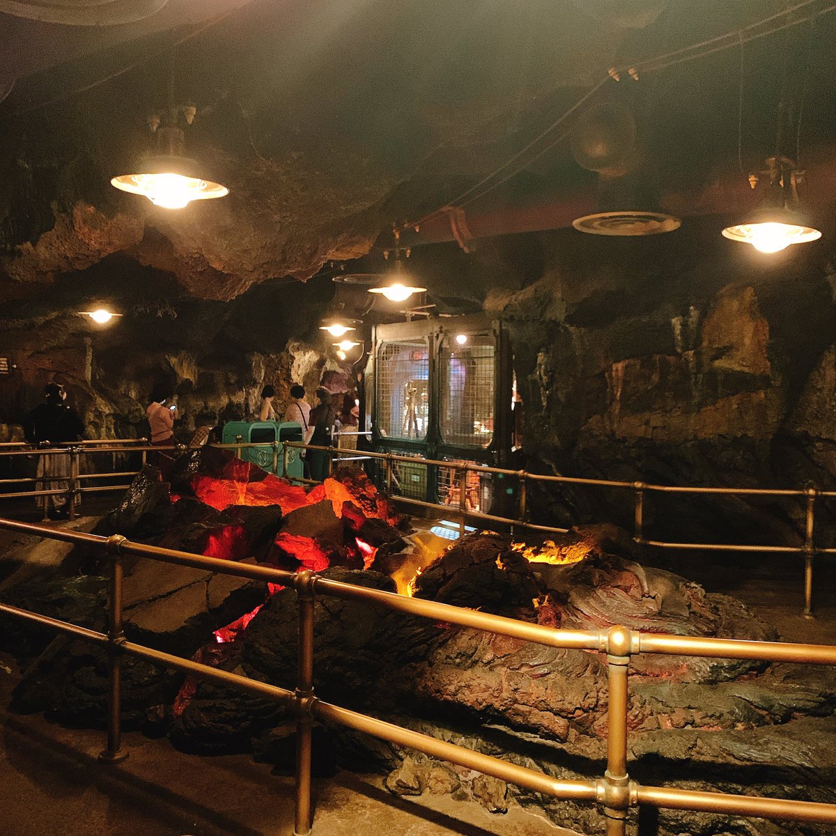 谷口 菜津子 乗り物の清掃時間にキャストの方がアトラクションの解説をアナウンスしてくれます