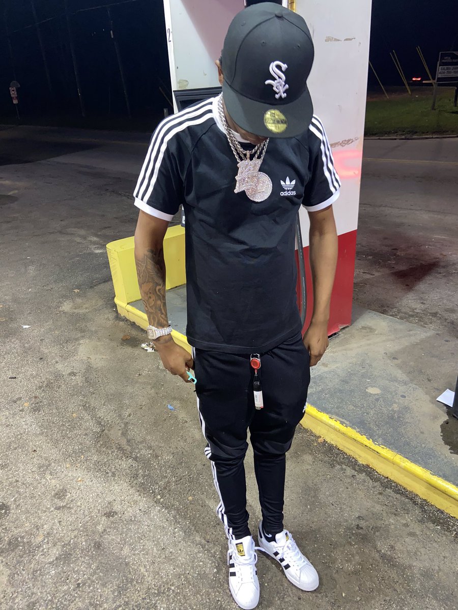 Looking like I sold dope in the 80s🥶‼️®️ #TrapFashion🏚