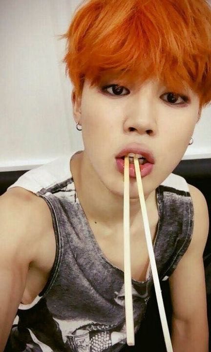 Orange hair Jimin enthusiasts this thread is for you 