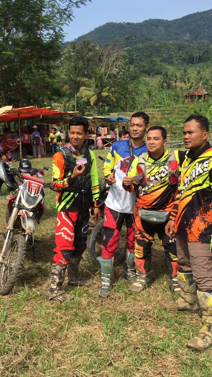 adithyaa666's tweet photo. Minggu 11 oktober 2020 https://t.co/TliVN8yYMP
