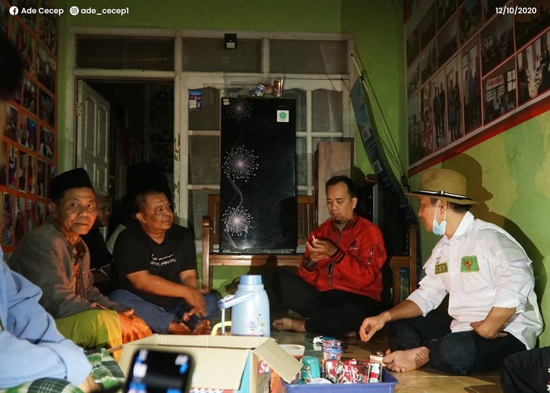 cnyteams's tweet photo. 𝗦𝗲𝗻𝗶𝗻 𝟭𝟮 𝗢𝗸𝘁𝗼𝗯𝗲𝗿 𝟮𝟬𝟮𝟬, H. Cecep Nurul Yakin berkunjung ke beberapa titik yang terkena bencana alam di wilayah Kabupaten Tasikmalaya.
. 
. 
. 
. 
#No2
#Tasik
#NoUrut2
#AdeCecep
#Prayfortasikmalaya #Bencanaalamtasikmalaya #Banjirtasikmalaya 
#Longsortasikmalaya https://t.co/XQeNRuCBGu