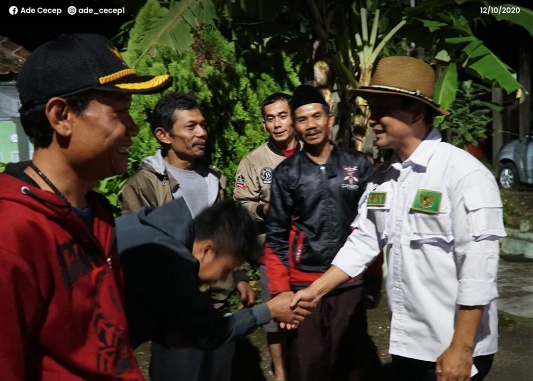 cnyteams's tweet photo. 𝗦𝗲𝗻𝗶𝗻 𝟭𝟮 𝗢𝗸𝘁𝗼𝗯𝗲𝗿 𝟮𝟬𝟮𝟬, H. Cecep Nurul Yakin berkunjung ke beberapa titik yang terkena bencana alam di wilayah Kabupaten Tasikmalaya.
.
#AdeCecep
#HadeYakin
#TasikHade
#TasikYakin
#Prayfortasikmalaya #Bencanaalamtasikmalaya #Banjirtasikmalaya 
#Longsortasikmalaya https://t.co/krXyaEapWW