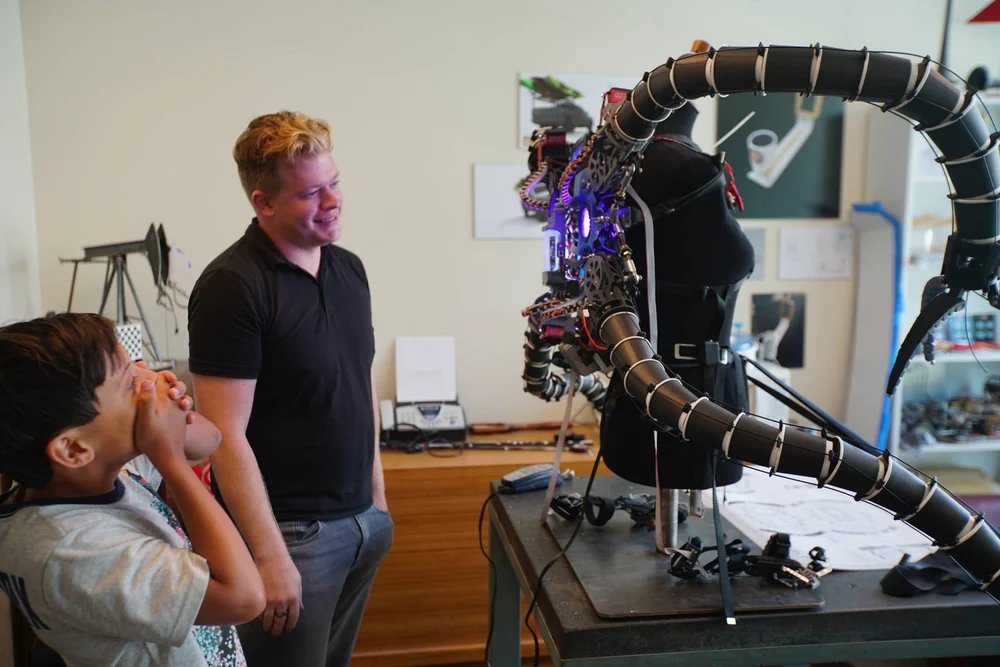 Conoce al niño que se hizo rico con bitcoin a los 12 años - tecnoticias.net/2020/10/13/con… #noticias #tecnologia #crypto #videojuegos #bitcoin