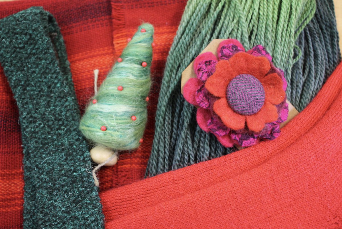 Lake_DistrictTG's tweet image. Please support @Campaignforwool during #WoolWeek by 'buying wool' this Christmas. Plenty of choice in #LakeDistrict #Cumbria.

@BritishWool @CumbriaWoolshed @farfieldmill @TheWoolClip @WoolsOfCumbria @ChimneySheep @dodgsonwood @OUBASKNITWEAR @cableandblake 
#wool @FeatureCumbria