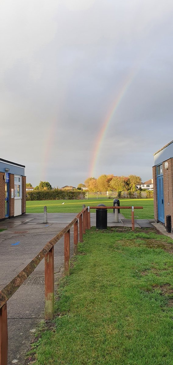 MrsLtPLT's tweet photo. What a lovely sight at our school first thing in the morning! 🌈🌈
@WorleSchool https://t.co/LmrSFe2uhH