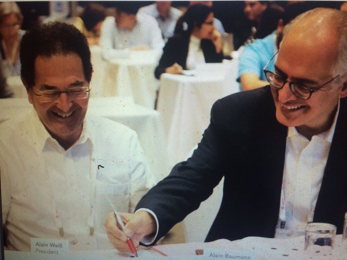 Pdt 8 ans, Alain Weill <a href="/AFH_Officiel/">AFH</a> a été président de la <a href="/wfhemophilia/">WFH</a>. Son mandat se finit ce vendredi 16. C’est le moment de le remercier pour le travail accompli : défense des intérêts de la communauté, dvpmt de l’aide humanitaire, régionalisation des actions... AW 👏 et 🙏