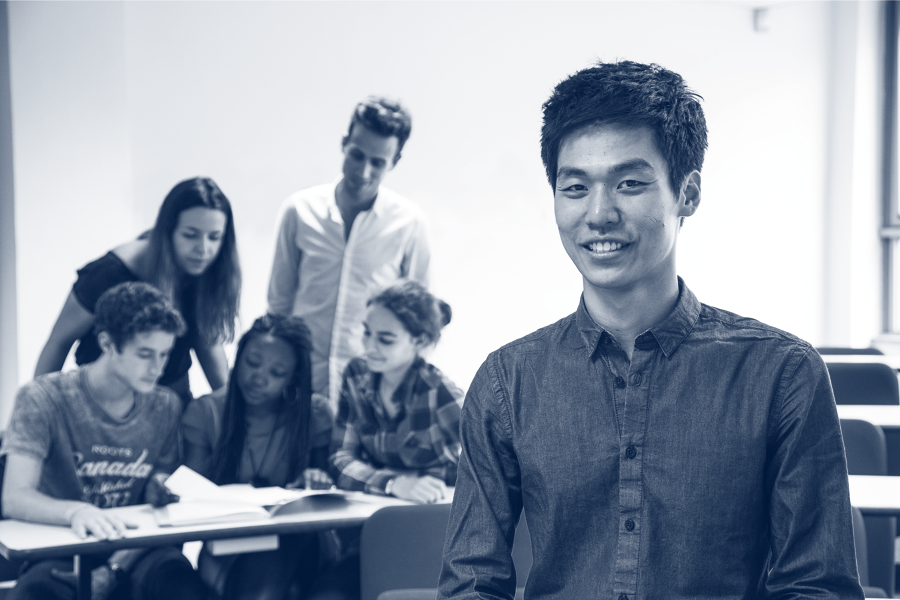 IESEG's tweet photo. Les étudiants #IESEG à la une ! https://t.co/RgJL4f85uX via @Dim_Commerce #IESEGExperience https://t.co/ByvGzkx6kj