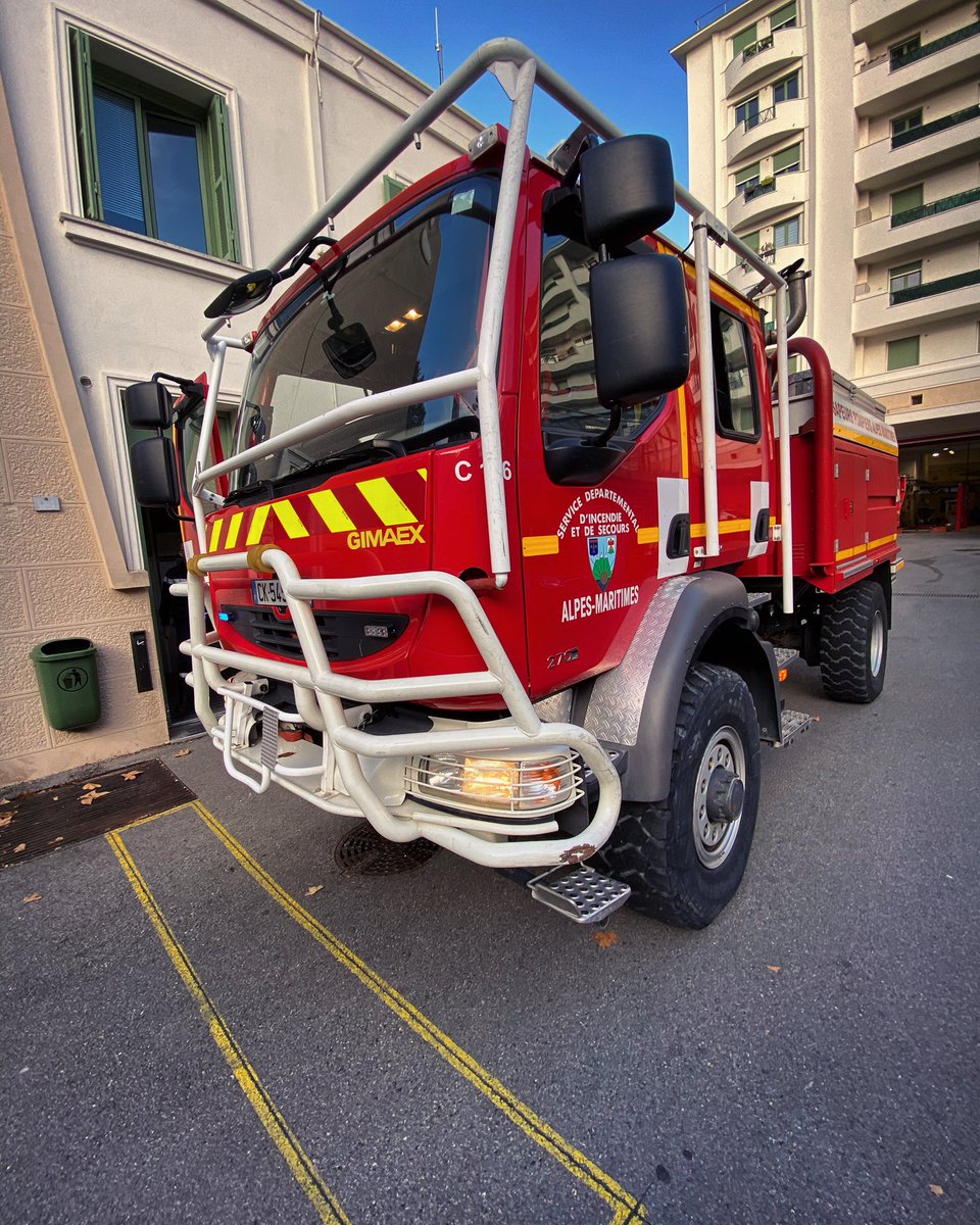 pompier_nice's tweet photo. Nos #moyens sont toujours engagés sur le terrain des opérations de recherches dans les vallées. 👁
-
#pompier #pompier_nice #nice06 #villedenice #tempetealex #tempete #recherche #cotedazur #instantpic https://t.co/toQ264re0e