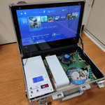 もう少しで完成、PS4を携帯できるようにする猛者が現る!