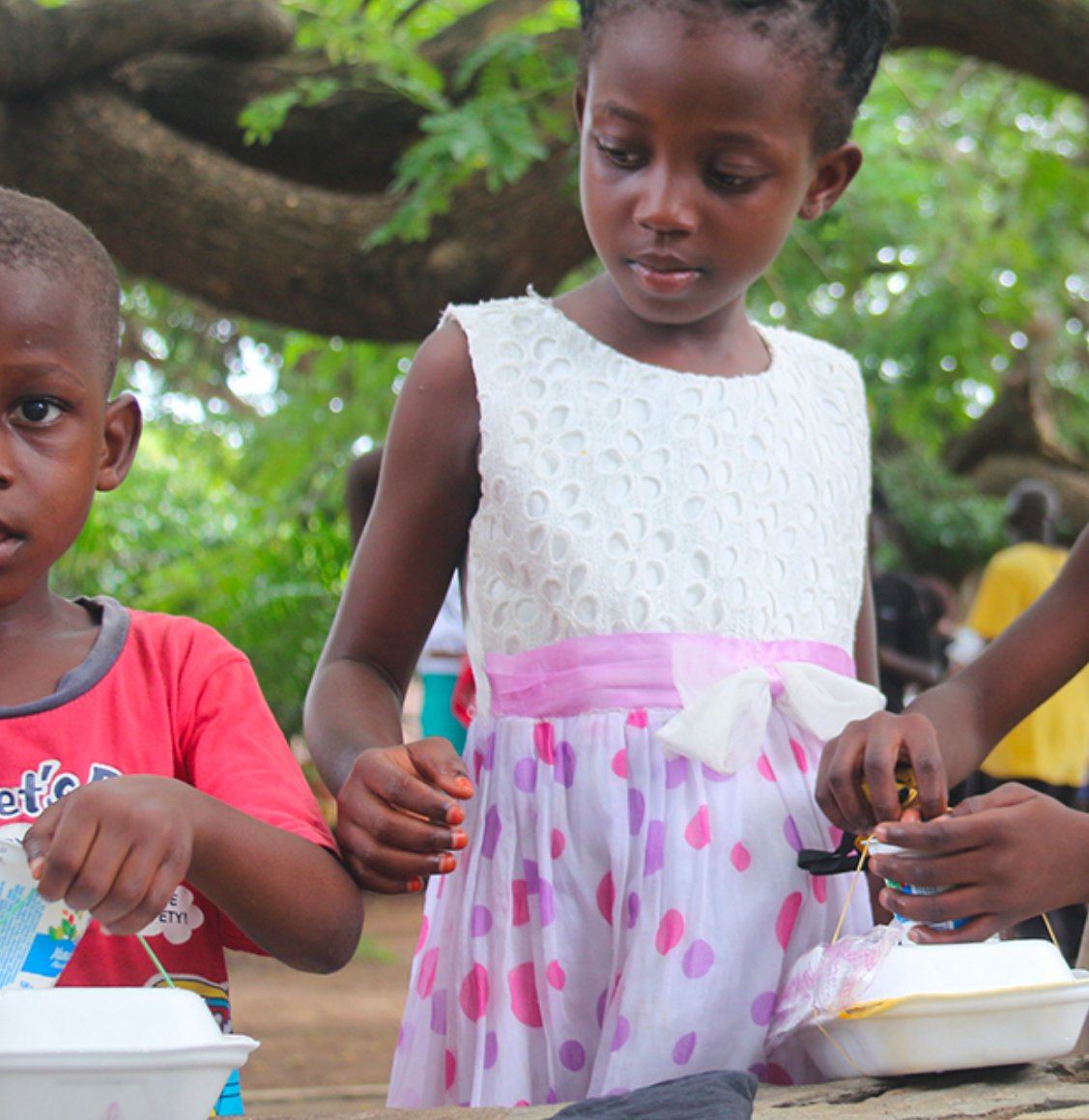 FAOAfrica's tweet photo. As we count down to #WorldFoodDay, find out how one of our #foodheroes in Ghana is avoiding food waste by saving quality surplus food and redistributing it to communities.
 
👉https://t.co/jq4OCHgNgK https://t.co/ulrzHtOk7b