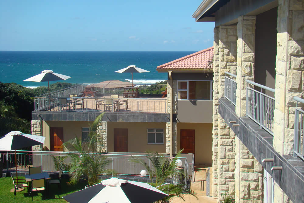 ShotLeft's tweet photo. How does a weekend stay at @UmthunziHotel
in KZN for R695 per person per night sound? Offer includes breakfast &amp; dinner on the Saturday night. Ts &amp; Cs apply.

For more info, check out this link https://t.co/Xds08lYPka
Don't forget 😷↔️

#ItsMySouthAfrica #ShotLeft https://t.co/cINeou5EA1