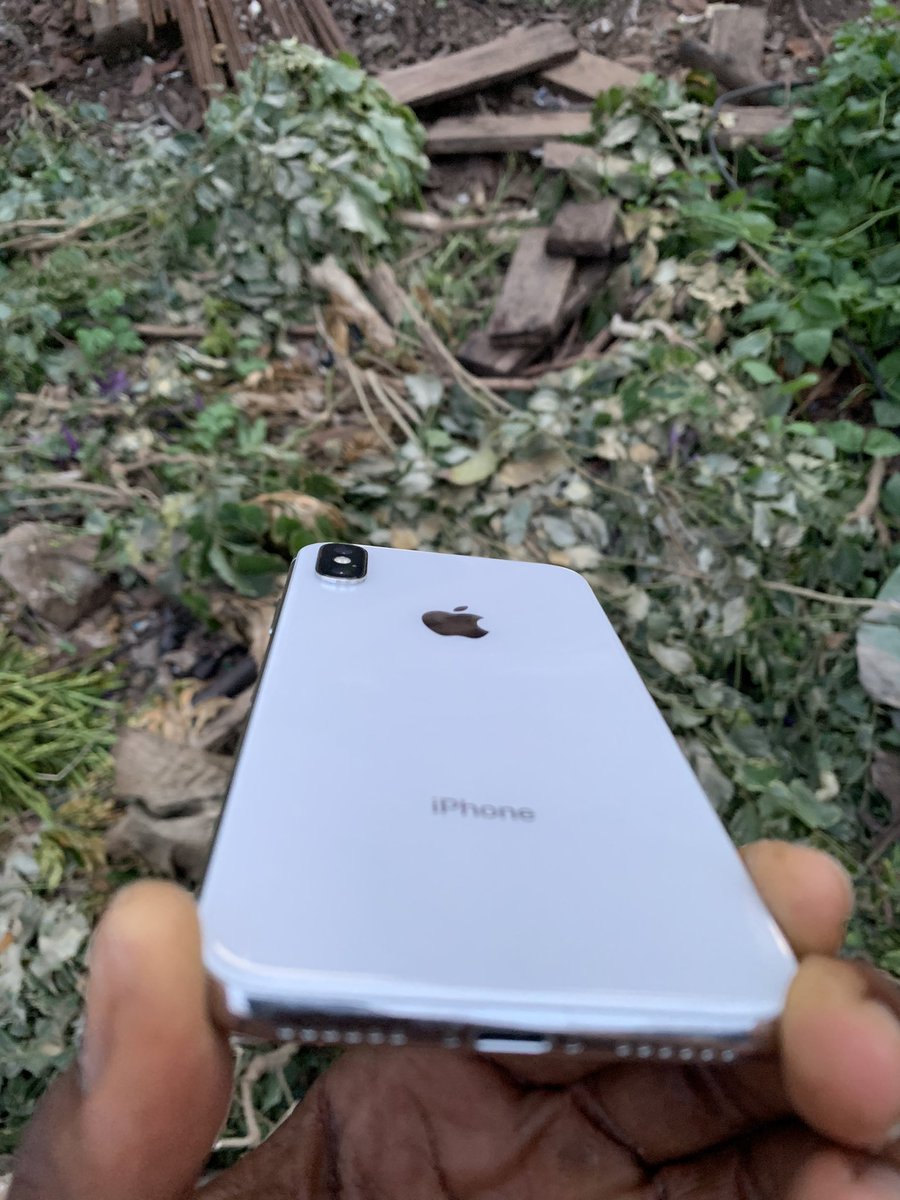 TearTopGH's tweet photo. —————————————————————
Gevey Unlocked iPhoneX, 64GB with Hairline Cracks. Gevey Sim Inclusive

Battery // :: 84%
—————————————————————

Ghc 1,500

—————————————————————
Please CALL / WhatsApp // :: 0243958734
—————————————————————
PLEASE Retweet 🙏🏽 https://t.co/gVt0yUhGDg