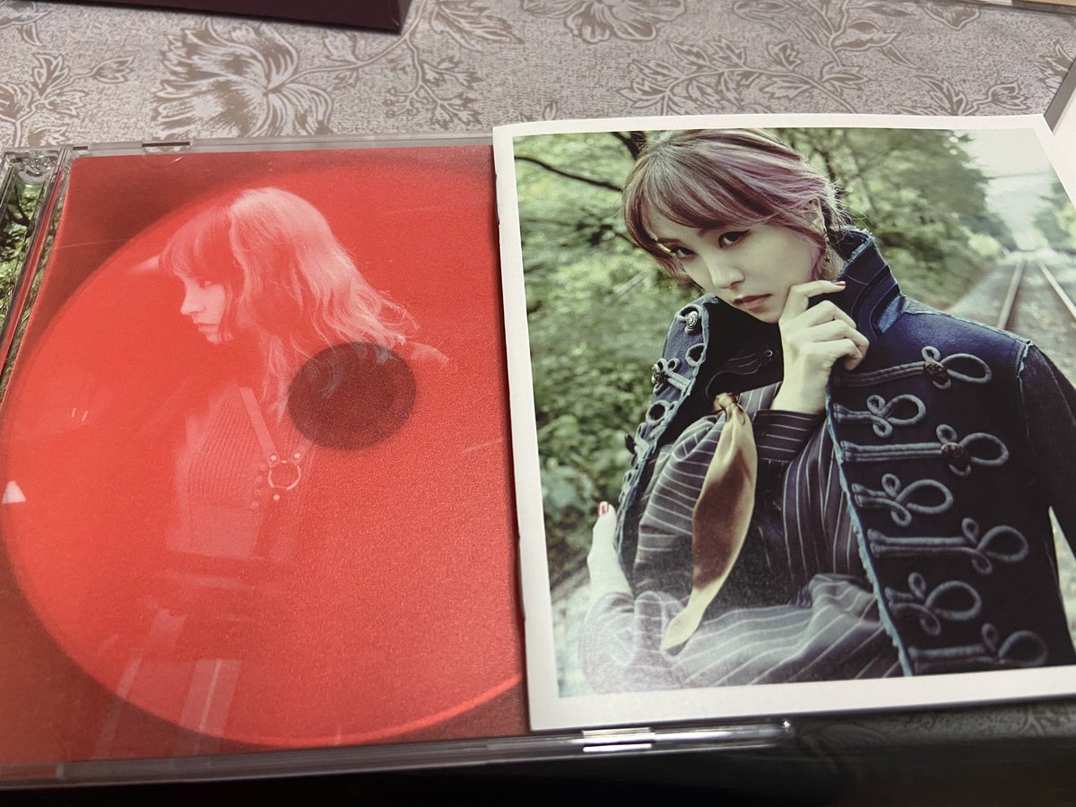 tea60862636's tweet photo. @LiSA_OLiVE 
お！！ 来ましたー！
もう最高すぎる！今からWALKMANにいれて最高の状態で聴きます！
今日もいい日だっ！ https://t.co/dARnwOzFtM