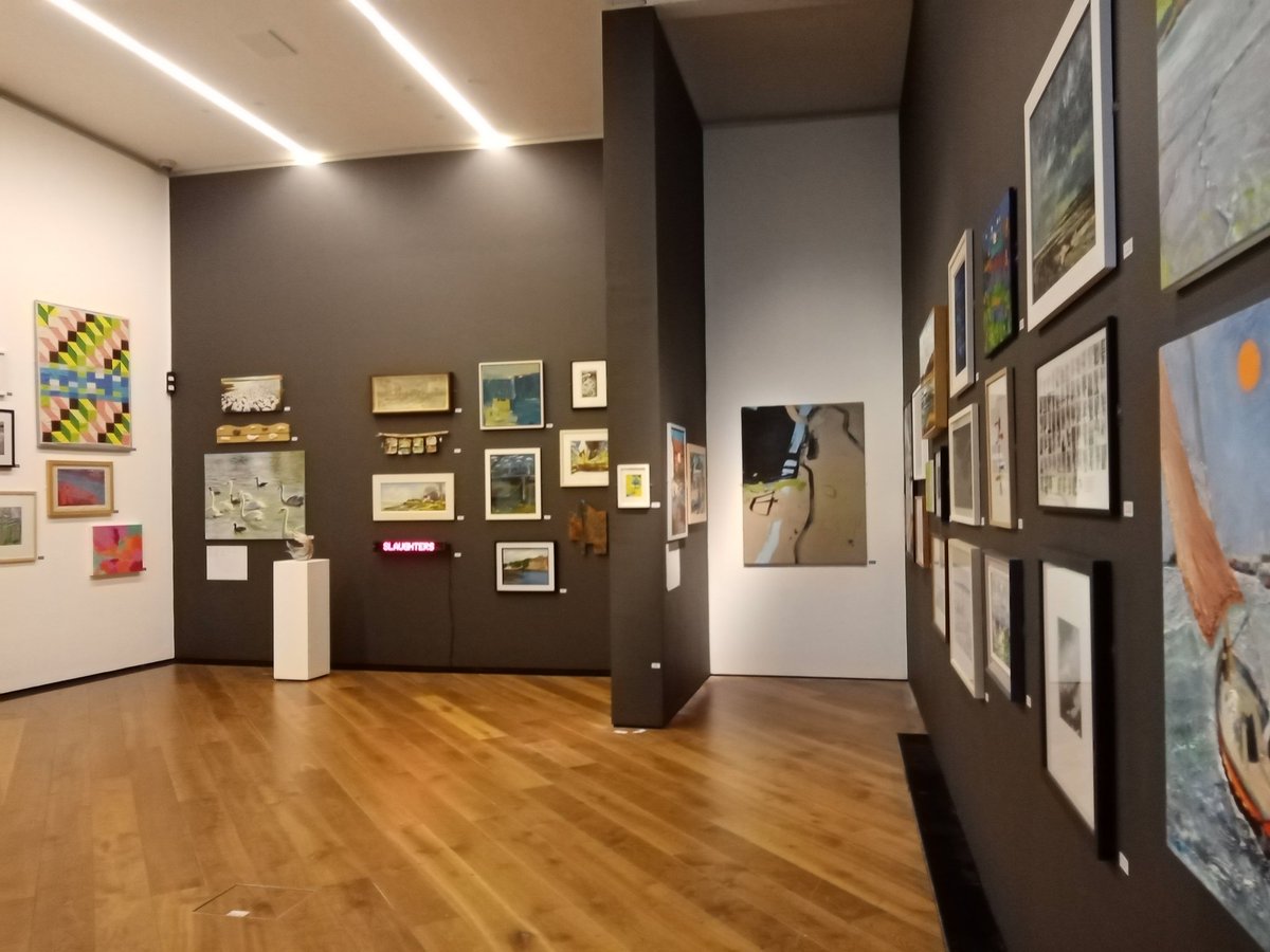 col_art_society's tweet photo. Image from Borders at @firstsite
A joint exhibition with @col_art_society and @ipsartsocuk
Extended until 1st November!
#ColchesterArtSociety #CreativeColchester #ipswichartsociety #firstsite #firstsitecolchester #firstsitegallery #Borders https://t.co/fGoXzIWe16