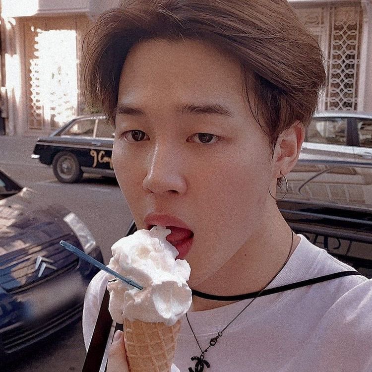 park jimin loves ice cream