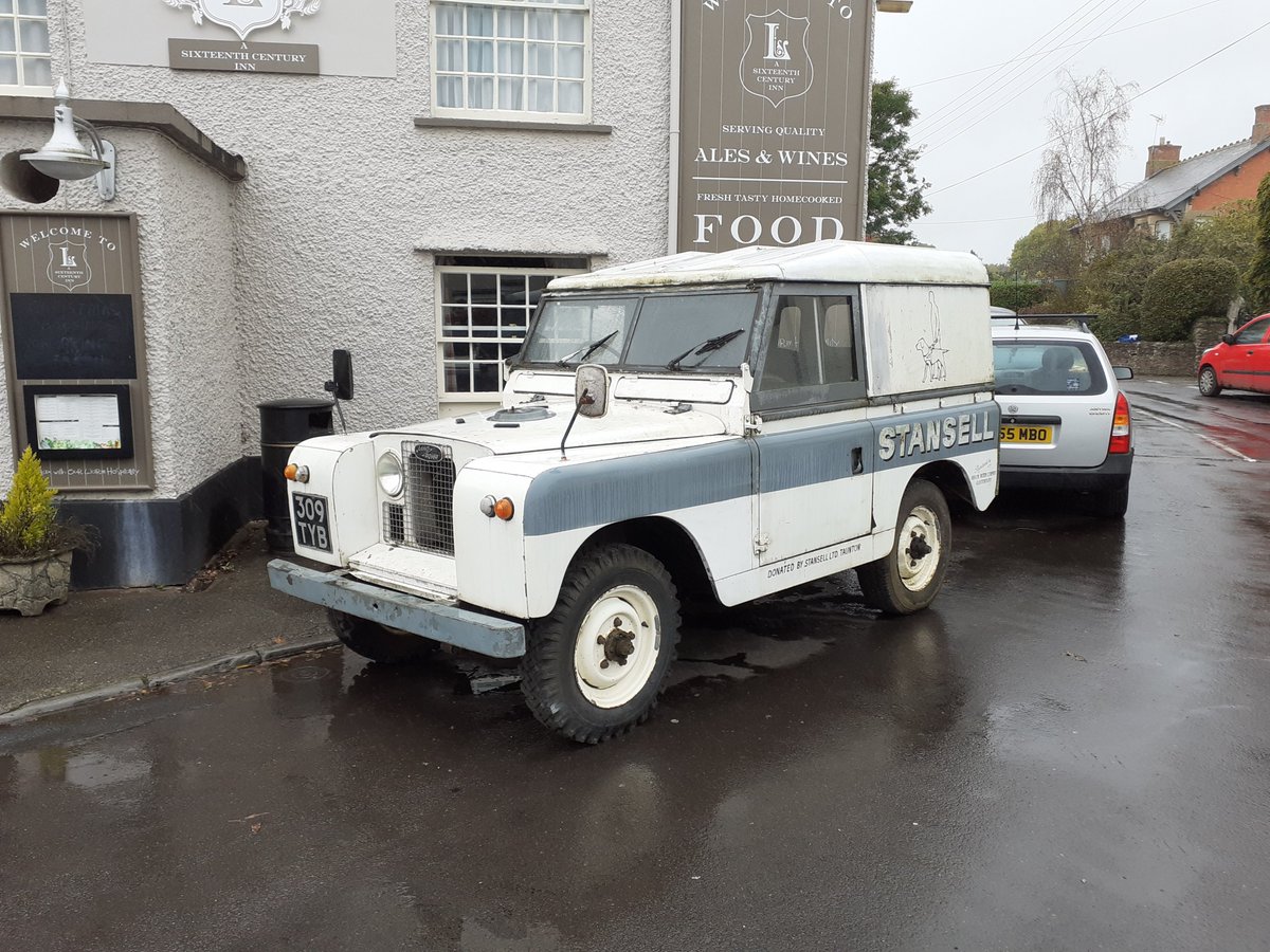 I did my school work experience week with Stansell Builders (no longer in existence) in 1989. At that time they were a large company with many employees, and had a sizable joinery workshop and yard in South Street. I seen this classic vehicle on my travels yesterday. #Taunton