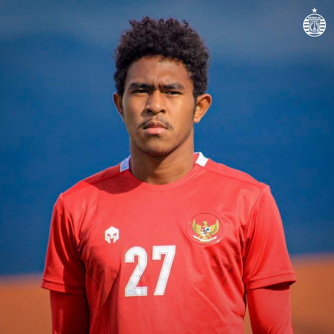 Persija_Jkt's tweet photo. Braif Fatari mengalami cedera ringan pasca melawan Makedonia Utara. 

Tetap semangat dan terus terbangkan Garuda, Braif! 

📷 @PSSI

#BelieveIn12 #PersijaJakarta https://t.co/ZQgLS8kz1l