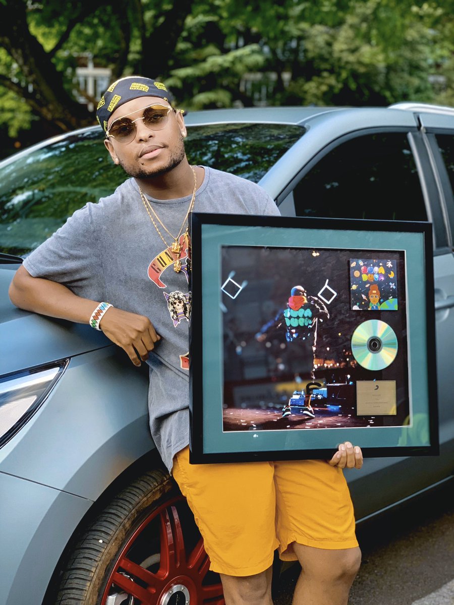 Marvinwag0er's tweet photo. Let’s all gather here and Celebrate With @MrCashtime...From Teargas to Cash Time &amp; now Skhanda World, an Entrepreneur who takes risks and create opportunities! PR graduate🖤
The most consistent South African Rapper that's still dropping massive and powerful hits☝🏼❤🇿🇦 #LuckyStar https://t.co/rn8FjSJQ0h