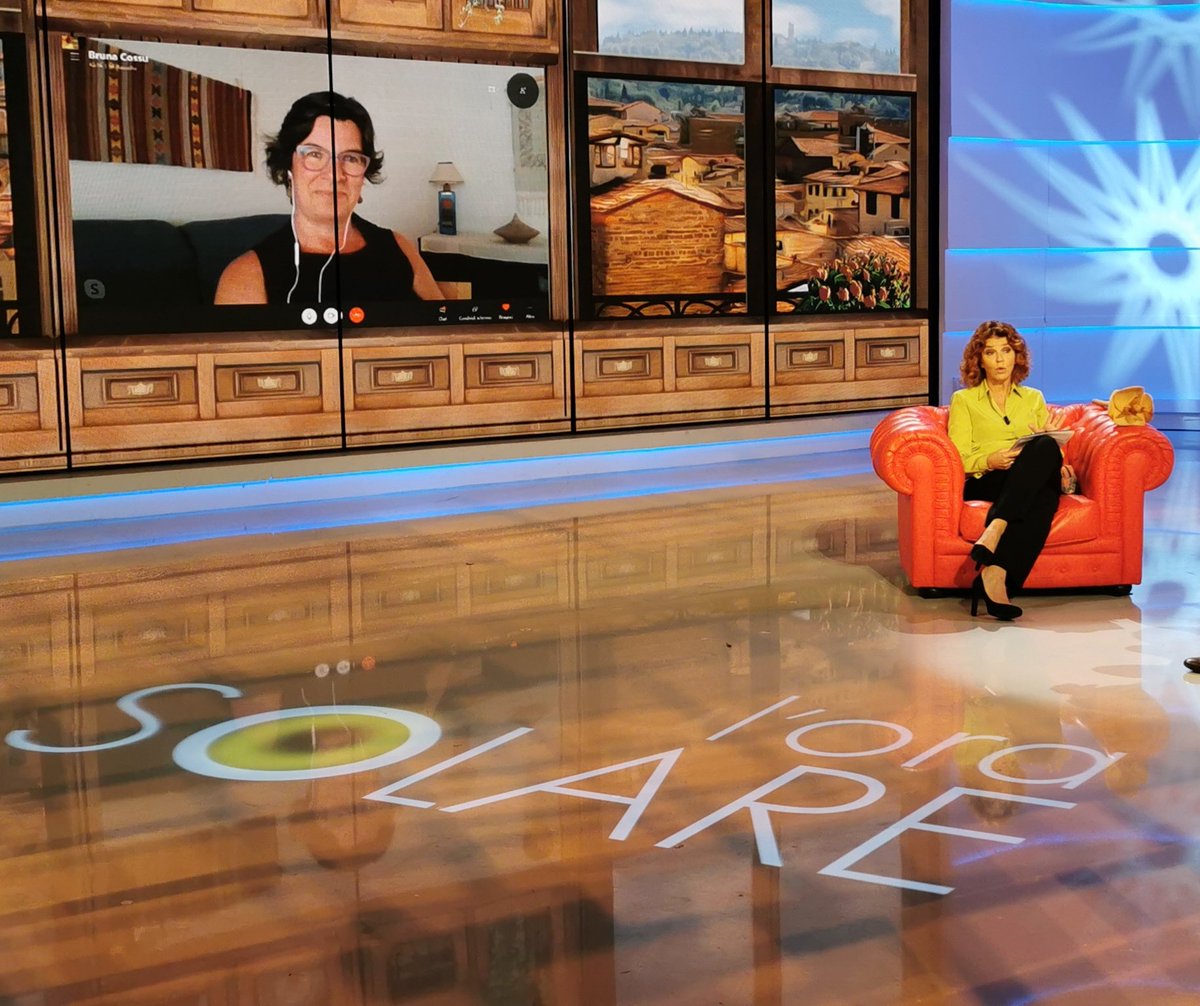 orasolaretv2000's tweet photo. ⏰14 @TV2000it #orasolaretv2000: @paola_saluzzi conduce una puntata sull’#artigianato. Ferdinando #Codognotto artista del legno di fama internazionale, Bruna Cossu, tessitrice sarda, insegna ai giovani.
La biblista Rosanna Virgili sulle storie degli anziani nella Bibbia. https://t.co/FBtl30f6xq