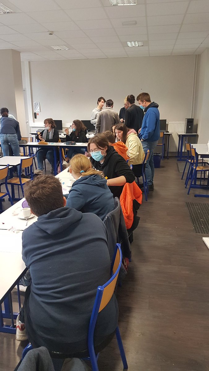 DAVLC_Poitiers's tweet photo. @acpoitiers Inter CVL des Deux Sèvres, les élus motivés préparent  les élections CAVL. Motivation, projets, #engagement et #democratiescolaire au programme. https://t.co/Z26r0FB7Z2