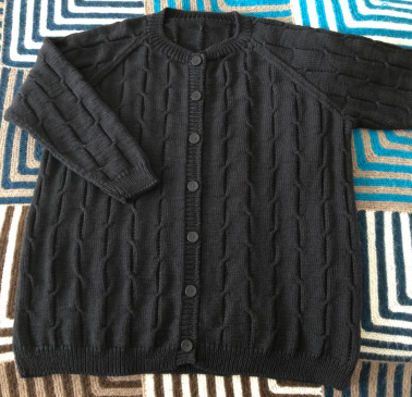 Muhtzel's tweet photo. Schon wieder eine schwarze Jacke, bin wohl bald im zweistelligen Bereich...
#twitterknitter #handknit #knitting #knit #knitwear #knittingaddict #knittingpassion #handmadebyme #dropscottonmerino https://t.co/3ypAAGu0x8