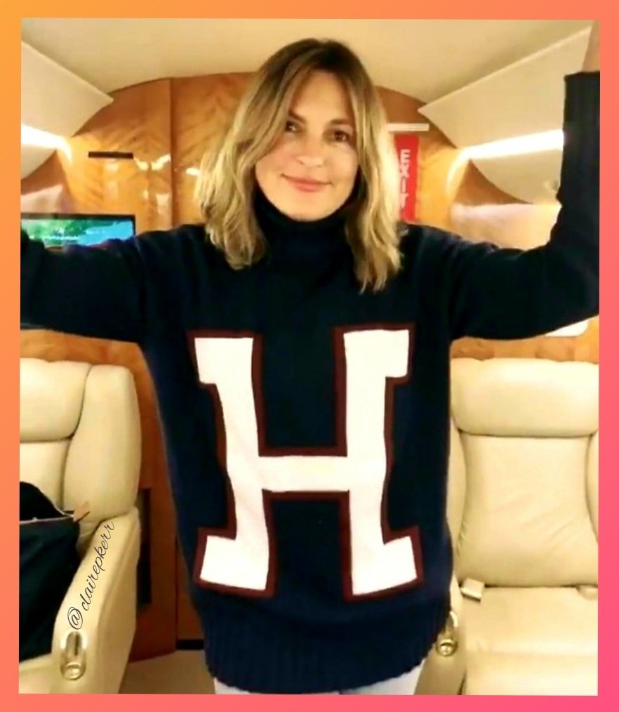 clairekerrbear's tweet photo. #ThrowbackTuesday ๐งก
#MariskaHargitay #MrsH
#Hargiteam #TeamHermann
Have a wonderful day everyone ๐งก https://t.co/toEjWRzdC5