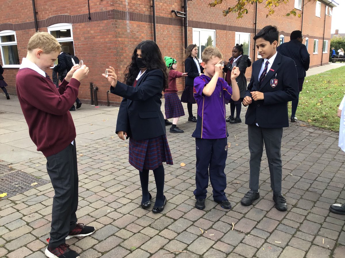 ChaseScienceDep's tweet photo. #CGSY6 discover how lenses are used to create a telescope #CGSScience #CGSAcademic #CGSPhysics https://t.co/qtjQbfYfe3