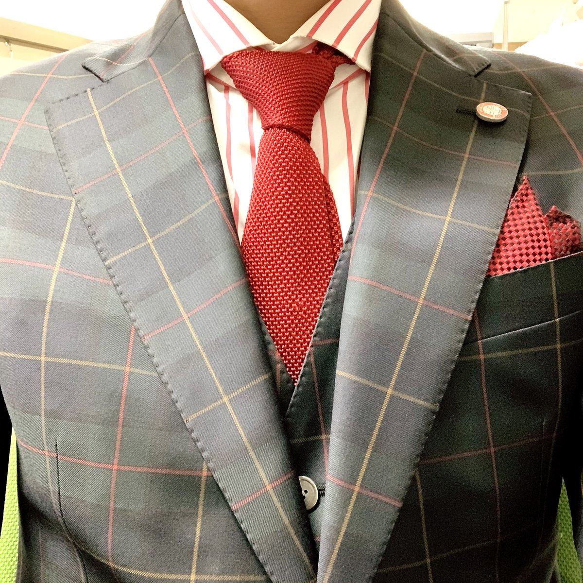 akira_tanaka_10's tweet photo. この服装は年配の方にウケが良いので、ちょっとご提案するプラン…コレだと厳しいかもしれないな…という案件の打合せ時の着用率が高めです、で、今日はダメでしたが、ダメ出しが優しかったです🙇♂️練り直します、スミマセン🙇♂️
#barba #dsquared2 #ethomas https://t.co/EhQNhoaMKH