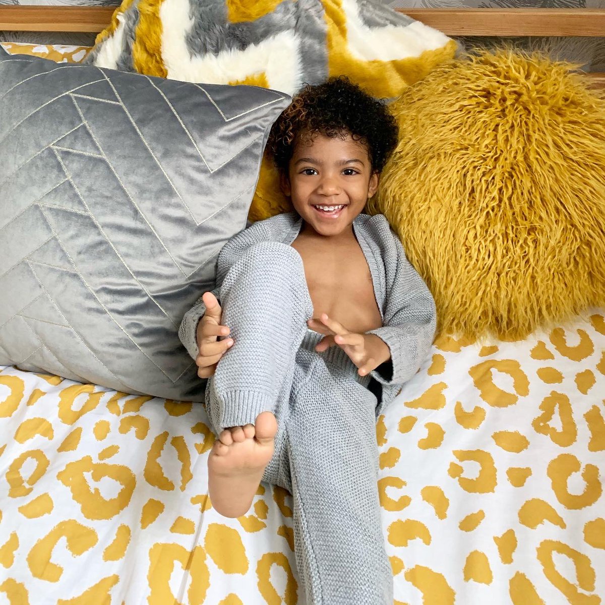 TropicalStokes's tweet photo. My little Model 😍😍
#toddler #toddlermodel #model #modeling https://t.co/Bbhm4nJV2K