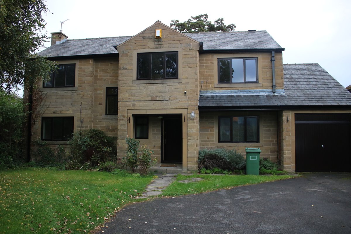 NEW INSTRUCTION #ravensthorpe - 4 bed detached family home in convenient central location - Gated driveway, garage and gardens as well as super breakfast kitchen - ONLY - £750 pcm and £0 deposit option https://t.co/NkG4ILznKp