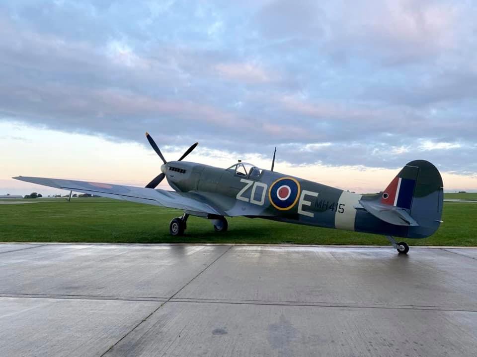 UltimateWarbird's tweet photo. Presenting MH415

#spitfire #MH415 #warbird #avgeek #aviationphotography #aircraft #WWIII #v12 #airshow #aviationlovers #aviation #airplane #aviationgeek #aviationdaily #planespotting #pilot https://t.co/MjY71JrKZy